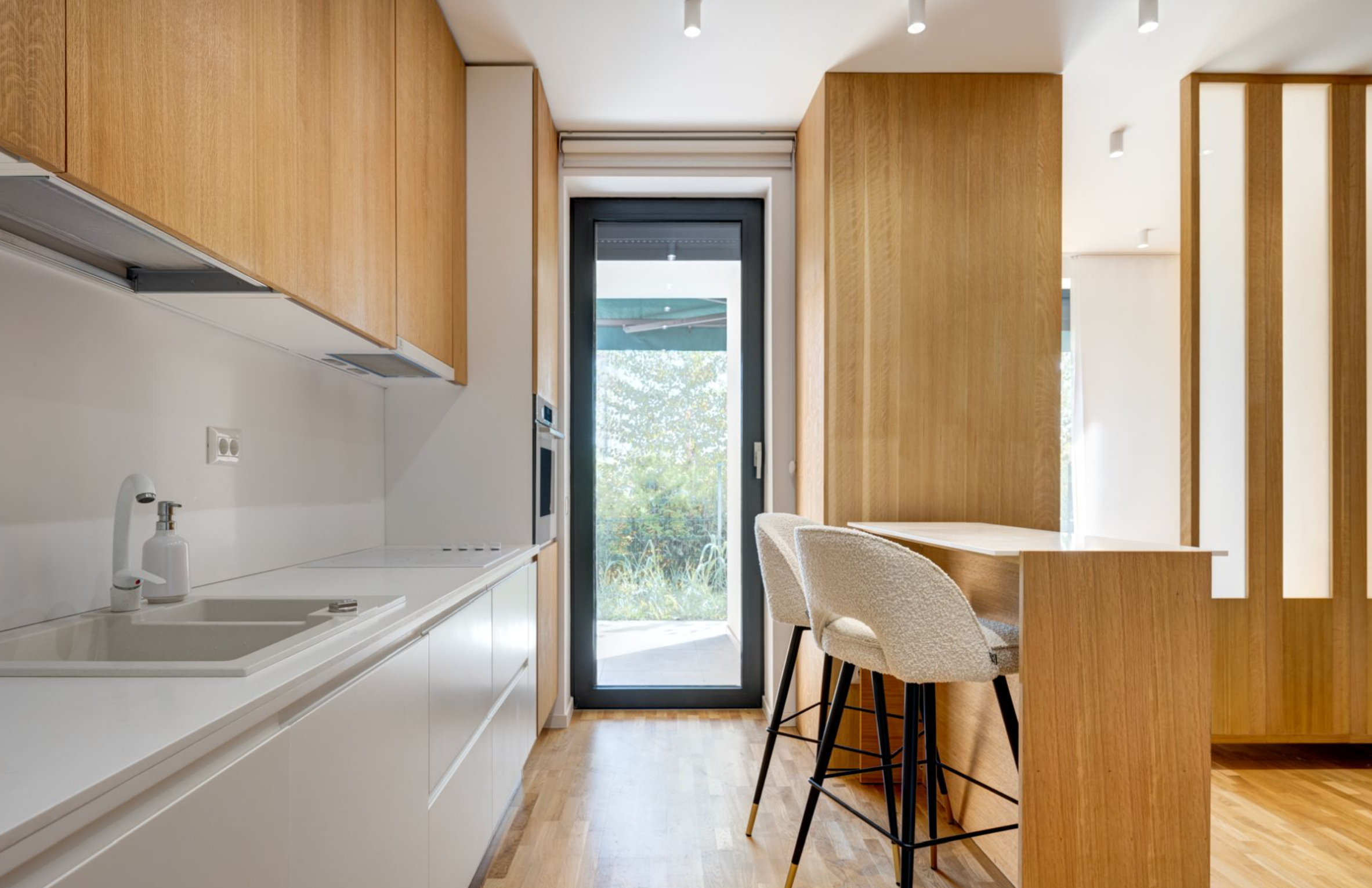 Studio The Ivy — Jandarmeriei / Băneasa